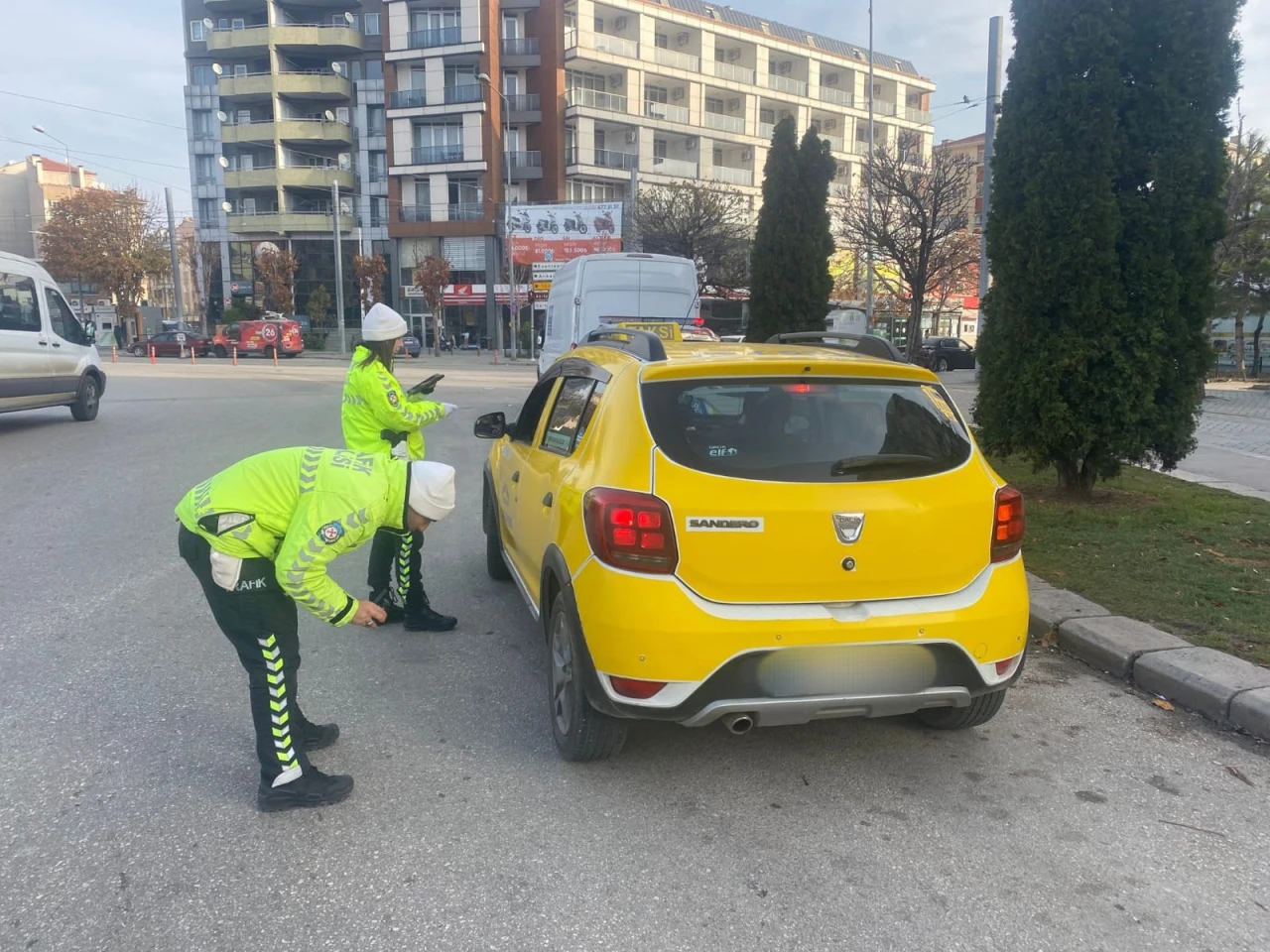 Polis Ekiplerince Eskişehir’de Kış Lastiği Denetimleri Başladı