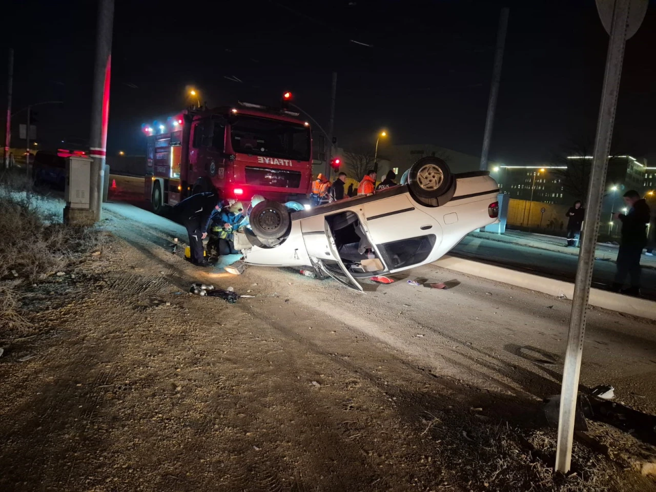 Eskişehir'de Takla Atan Otomobilin Sürücüsü Ehliyetsiz ve 2,19 Promil Alkollü Çıktı