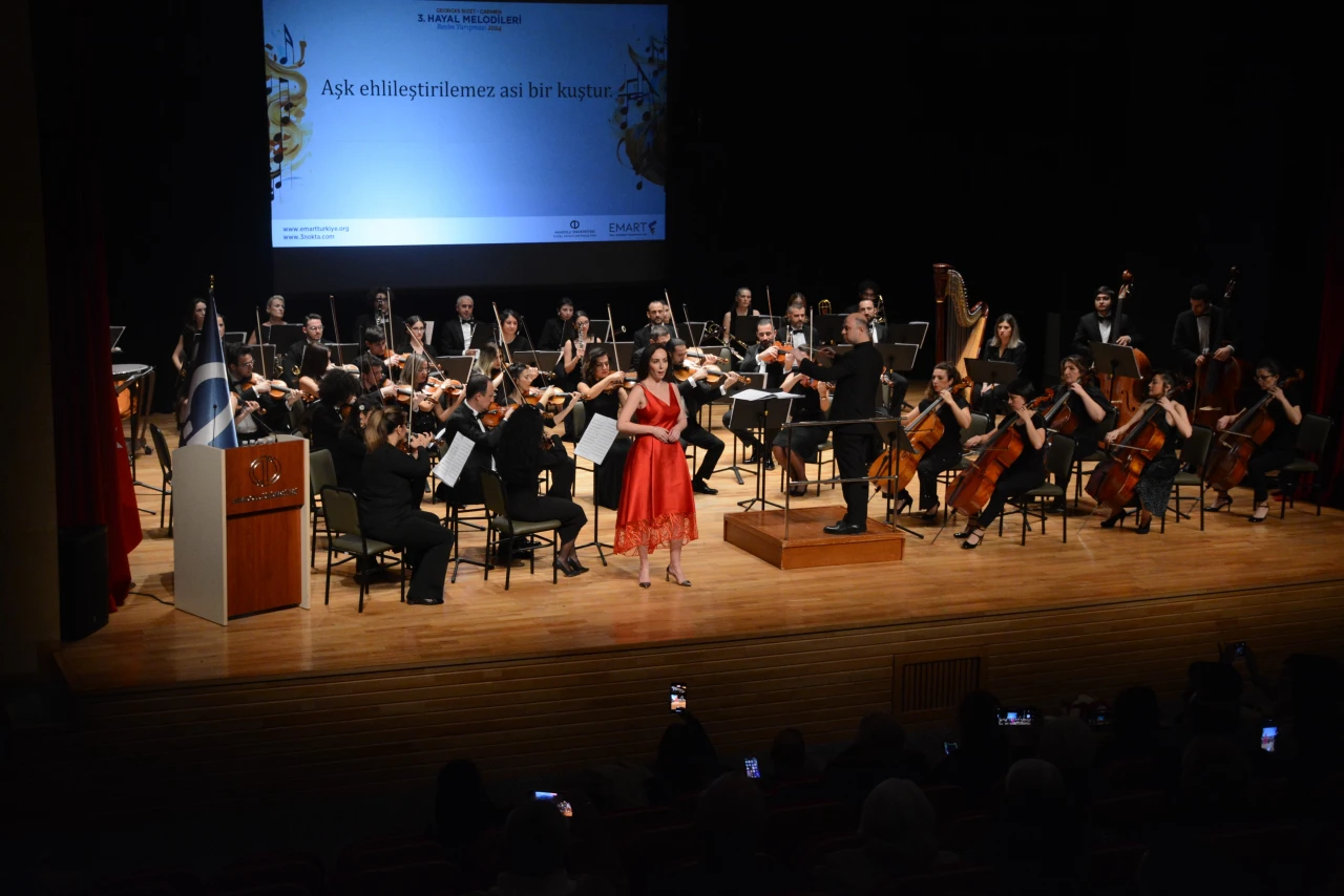 Anadolu Üniversitesi'nde 'Carmen' Rüzgarı Esti