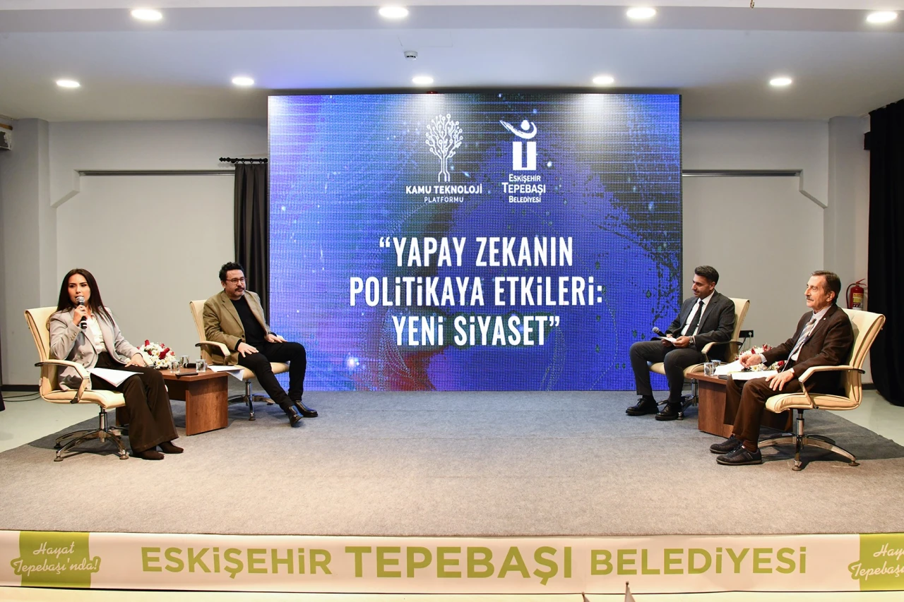 Tepebaşı'nda “Yapay Zekanın Politikaya Etkileri: Yeni Siyaset” Paneli Düzenlendi