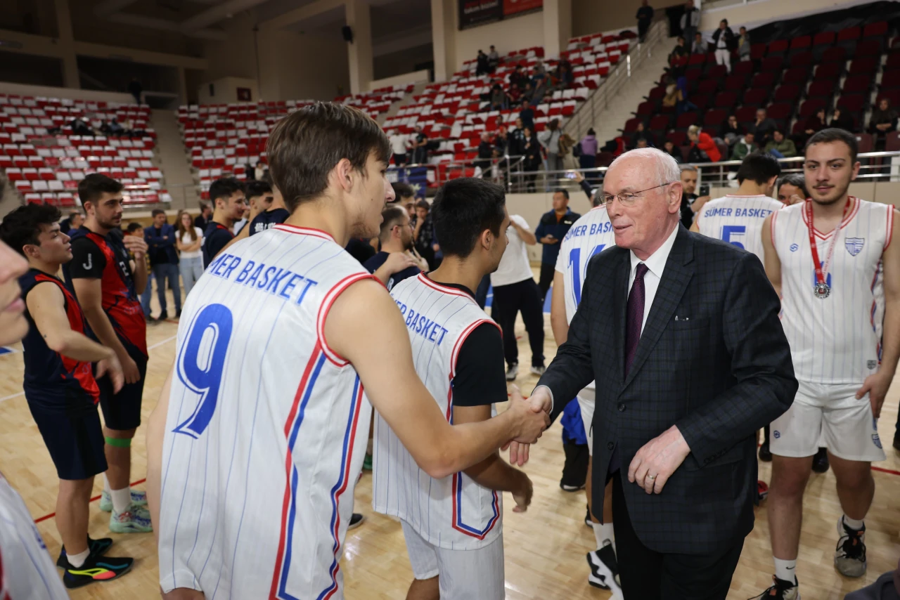 Başkan Kazım Kurt’a Basketbol Final Maçında Büyük İlgi