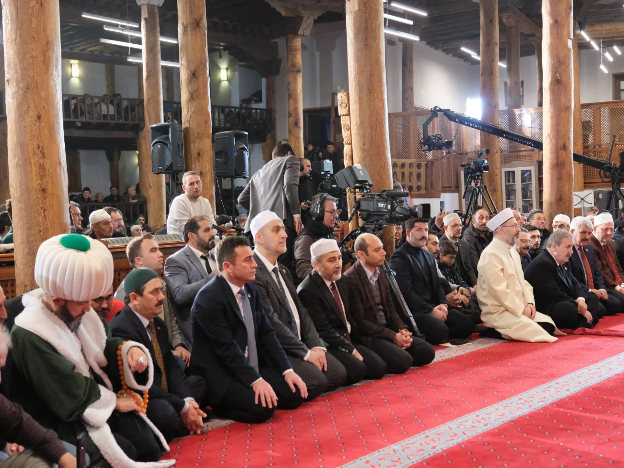 Regaip Kandili Özel Programı Tarihi Ulu Camii'de Huzur Dolu Gece