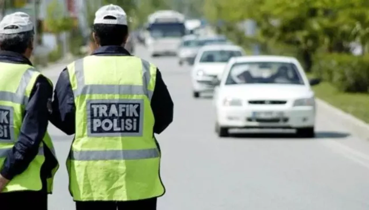 Eskişehir'de Trafik Denetimlerinde 8 Bin Ceza Kesildi