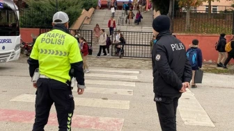 Okul Çevrelerinde Polis ve Jandarma Denetimi Sıklaştırıldı