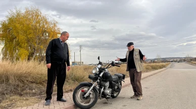 Esnaf, Kaza Sonrası Terk Edilen Motosiklete 2 Aydır Gözü Gibi Bakıyor