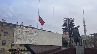 Bolu’daki Yangın Faciası İçin Bayraklar Yarıya İndirildi