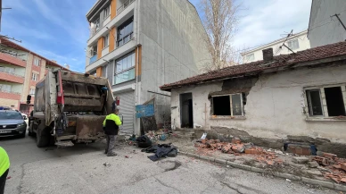 Eskişehir’de Çöp Ev Yine Temizleniyor