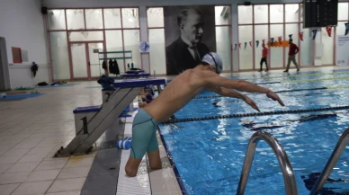 Engelleri Aştı, Havuzda Şampiyonluklara Kulaç Attı