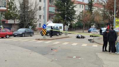 Otomobille Çarpışan Motosiklet Sürücüsü Ağır Yaralandı