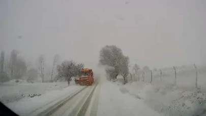 Mihalıççık'ta Aniden Bastıran Kar Yağışı Ulaşımı Aksattı