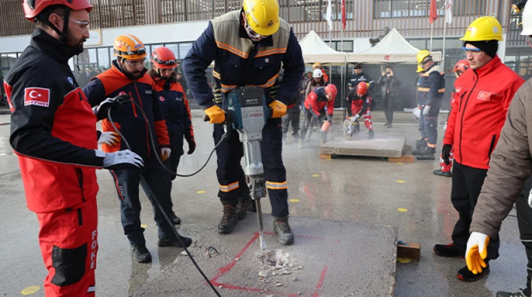 Eskişehir’de 446 Kişiye Arama Kurtarma Sertifikası Verildi